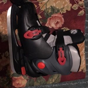 DBX youth ice skates sz 12-2